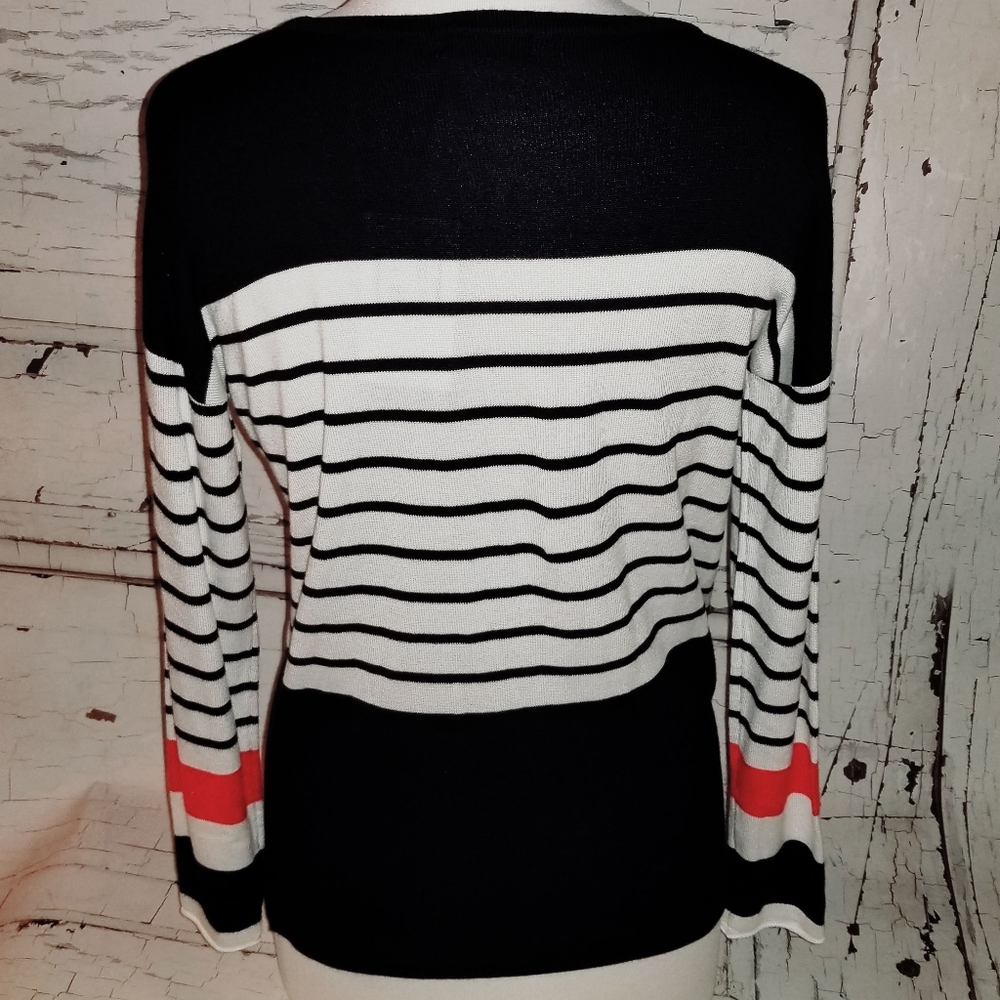THML Sweater - Picture 2 of 2
